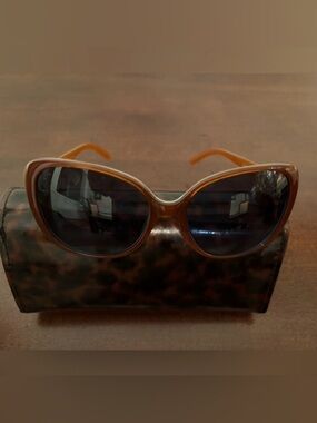 Tory Burch TY7036 Honey Tortoise Oversized Square Sunglasses & Leopard Case